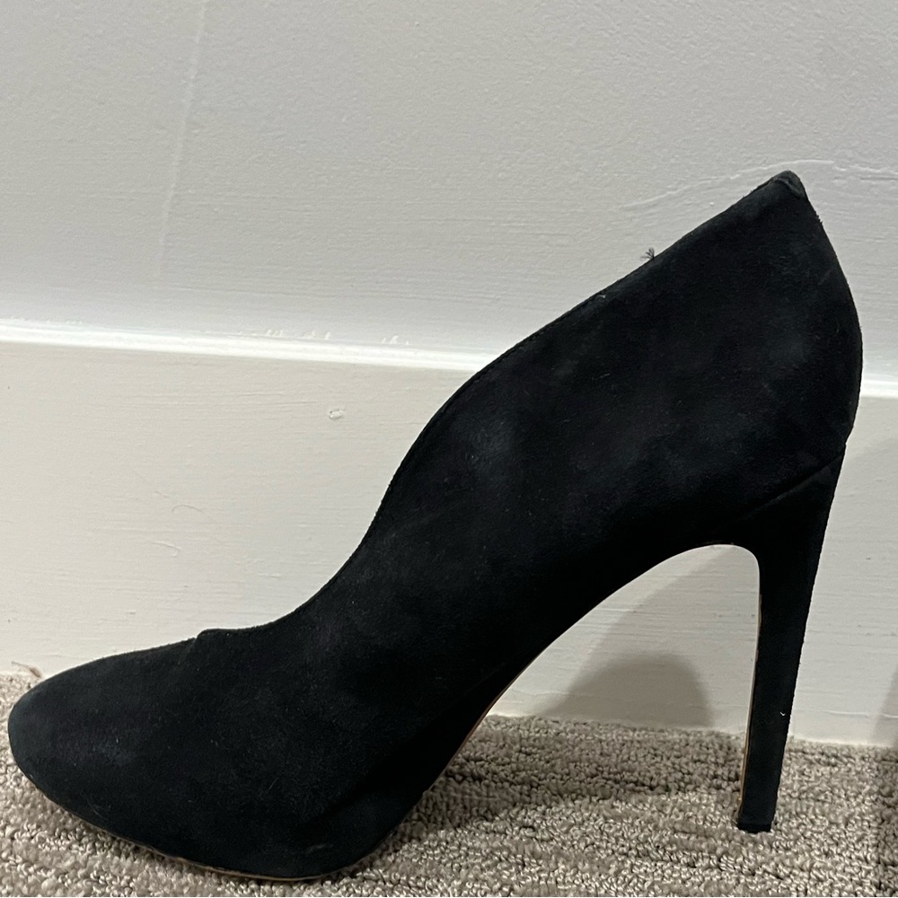 Nine West wavy suede stilettos